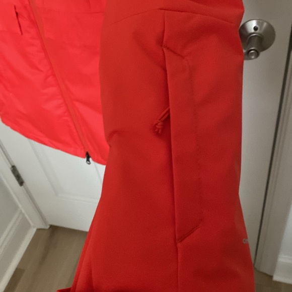 Columbia Ski Jacket. LIKE NEW!!! - Picture 5 of 14